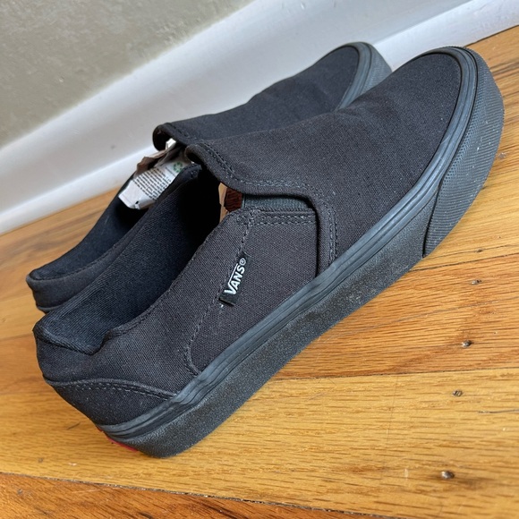 Vans - Picture 1 of 5